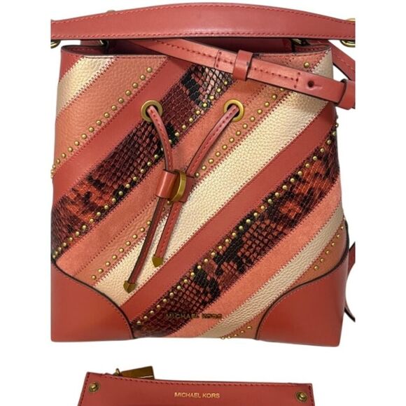 NWT Michael Kors Mercer Gallery Medium Leather Convertible Bucket Bag Crossbody - Picture 2 of 8